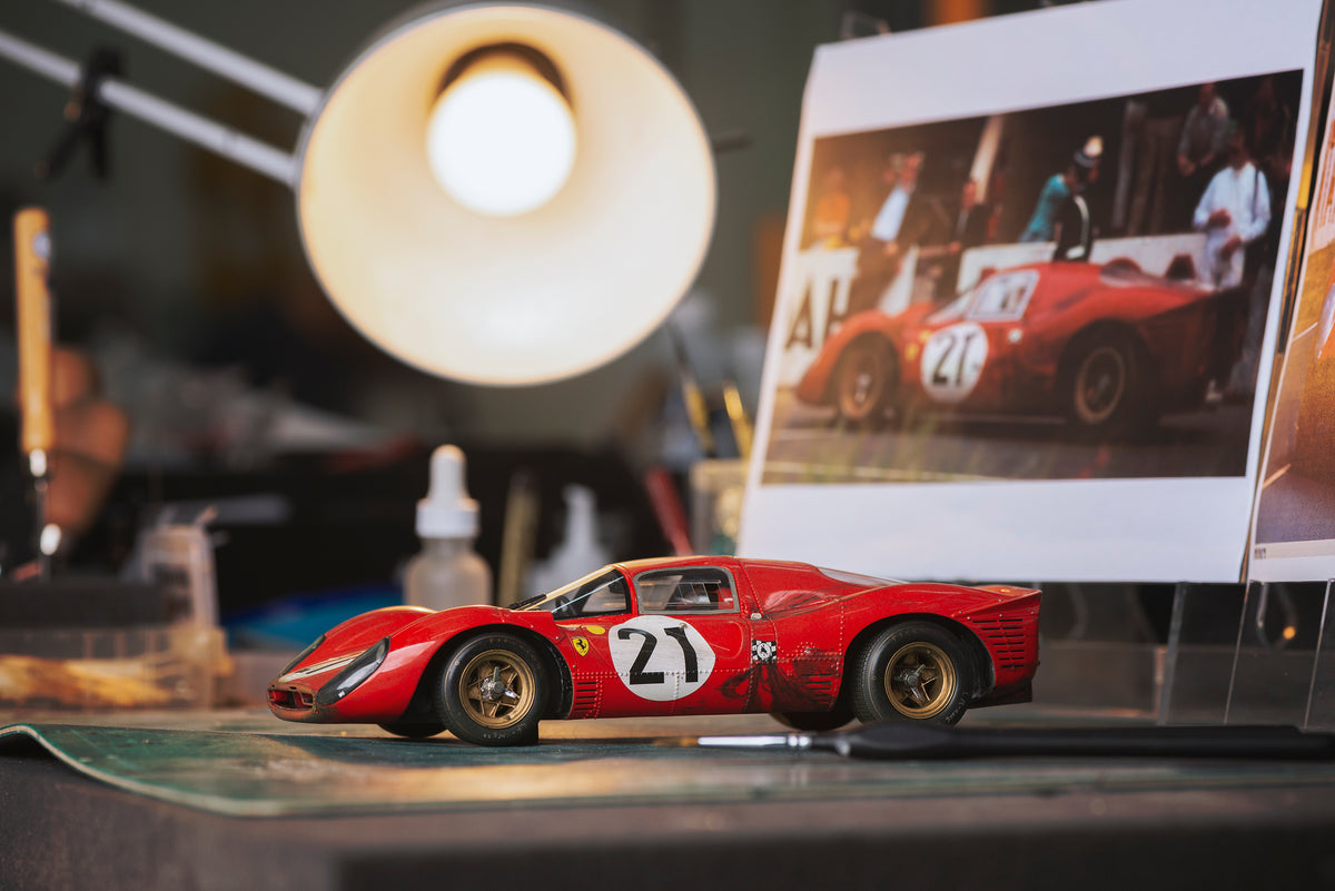 Ferrari 330 P4 - Le Mans 1967 - Deuxième place - Modèle patiné - Échelle 1:18