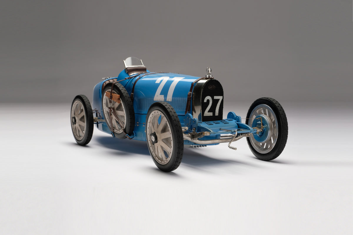 BUGATTI Type 35T - 1926 Targa Florio Winner - Patinated - 1:8 scale